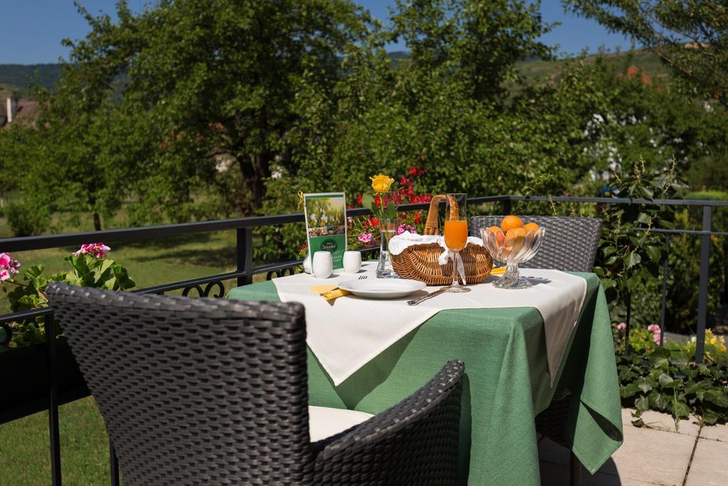 Donauhof - Hotel Garni Weißenkirchen in der Wachau Buitenkant foto